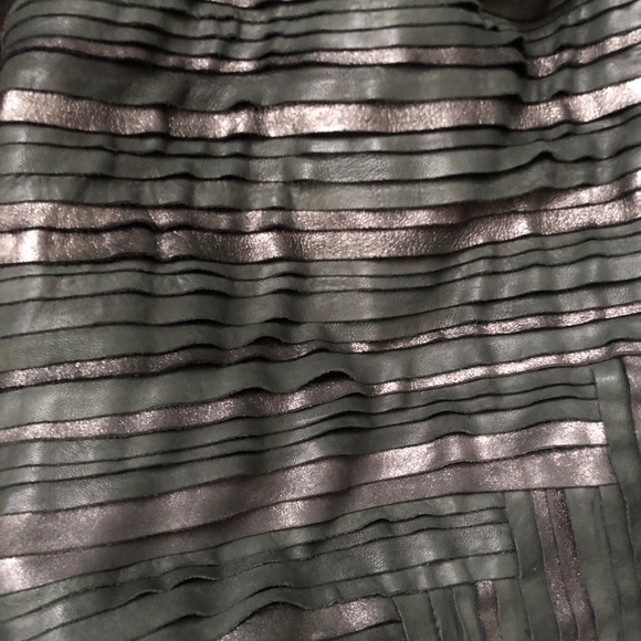 Elie Tahari leather handbag - Picture 3 of 3